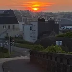 Tatil Evi Maison Du Cap Lihou, Duplex Au 1er Et 2eme Etage Mansarde, Quartier Historique,