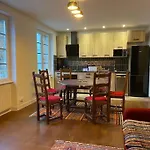 Maison Du Cap Lihou, Duplex Au 1er Et 2eme Etage Mansarde, Quartier Historique, Tatil Evi *