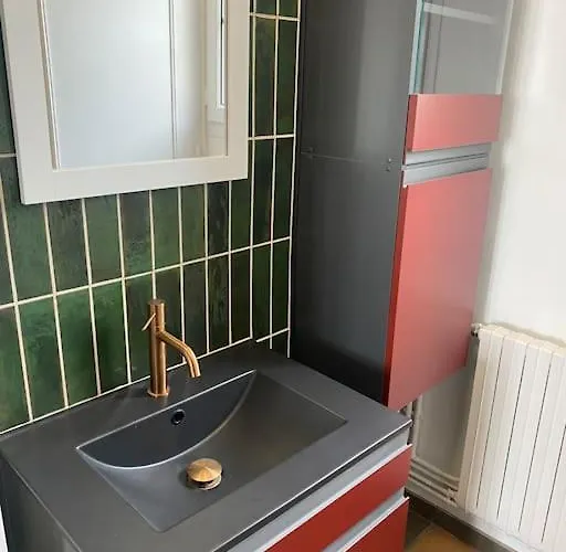 Maison Du Cap Lihou, Duplex Au 1er Et 2eme Etage Mansarde, Quartier Historique, 別荘