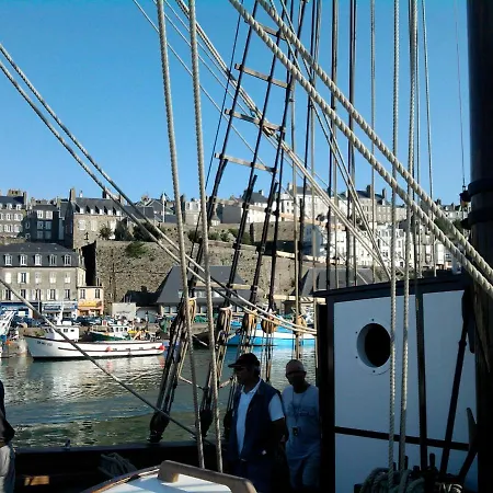 Maison Du Cap Lihou, Duplex Au 1er Et 2eme Etage Mansarde, Quartier Historique, Prázdninový dům Granville
