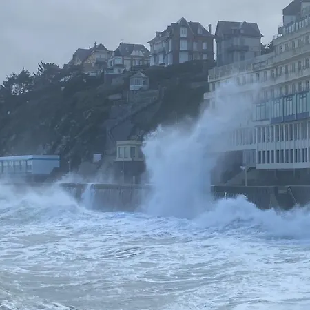 Maison Du Cap Lihou, Duplex Au 1er Et 2eme Etage Mansarde, Quartier Historique,