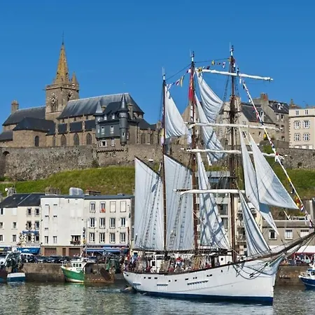 Maison Du Cap Lihou, Duplex Au 1er Et 2eme Etage Mansarde, Quartier Historique, Prázdninový dům Granville