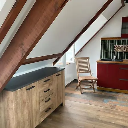 Maison Du Cap Lihou, Duplex Au 1er Et 2eme Etage Mansarde, Quartier Historique, *