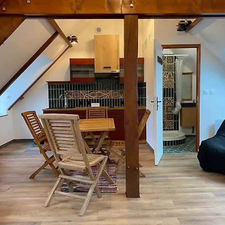 Maison Du Cap Lihou, Duplex Au 1er Et 2eme Etage Mansarde, Quartier Historique,