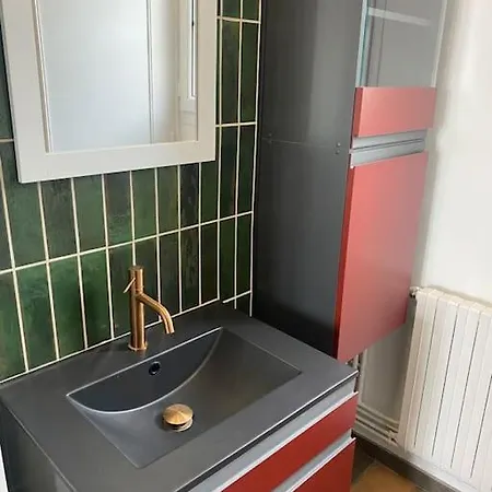 Maison Du Cap Lihou, Duplex Au 1er Et 2eme Etage Mansarde, Quartier Historique, Tatil Evi