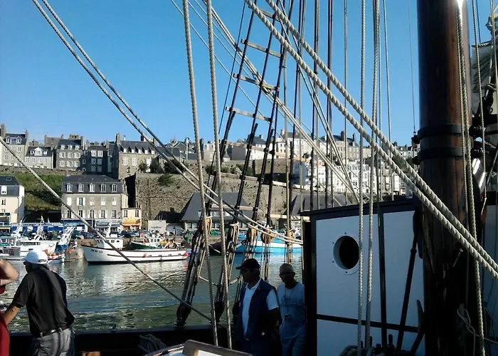 Maison Du Cap Lihou, Duplex Au 1er Et 2eme Etage Mansarde, Quartier Historique, Semesterbostad Granville