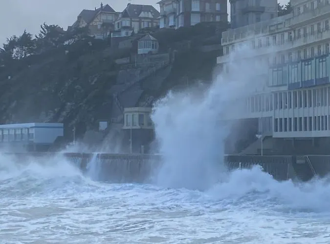 Maison Du Cap Lihou, Duplex Au 1er Et 2eme Etage Mansarde, Quartier Historique,
