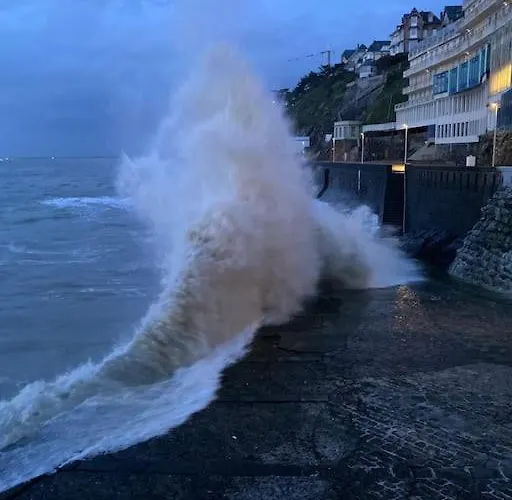 Maison Du Cap Lihou, Duplex Au 1er Et 2eme Etage Mansarde, Quartier Historique, Semesterbostad *
