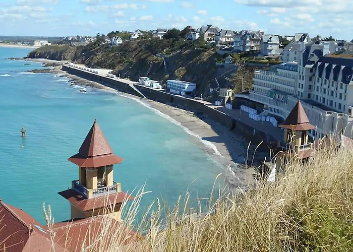 Maison Du Cap Lihou Granville, Quartier Historique