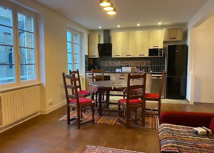 Maison Du Cap Lihou, Duplex Au 1er Et 2eme Etage Mansarde, Quartier Historique, Semesterbostad *