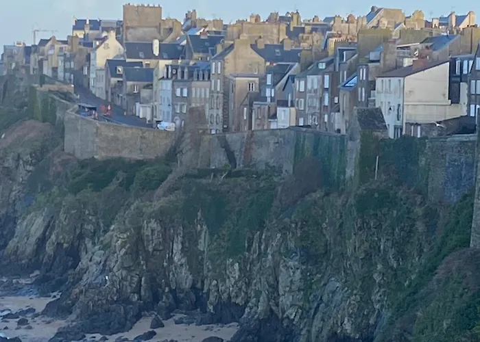 Hébergement de vacances Maison Du Cap Lihou Granville, Quartier Historique *